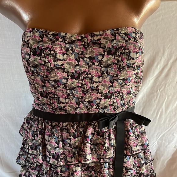 Cute Floral Layered Ruffle Dress - Picture 2 of 11